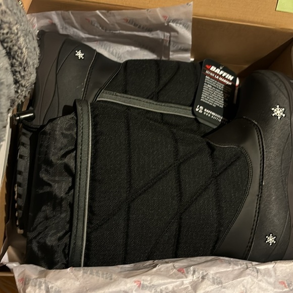 Baffin “Cheree” Polar Proven Black Insulated Snow Boots Size 5 Youth Unisex - Picture 15 of 16
